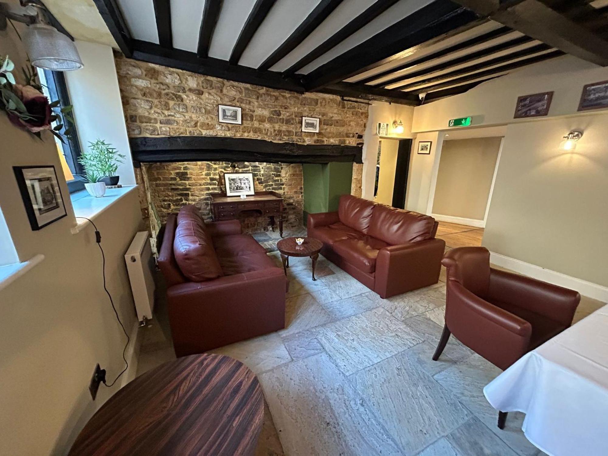 The Hind Hotel Wellingborough Ngoại thất bức ảnh