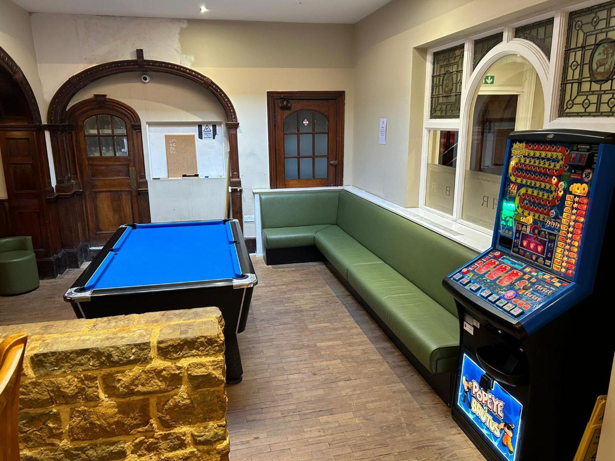 The Hind Hotel Wellingborough Ngoại thất bức ảnh