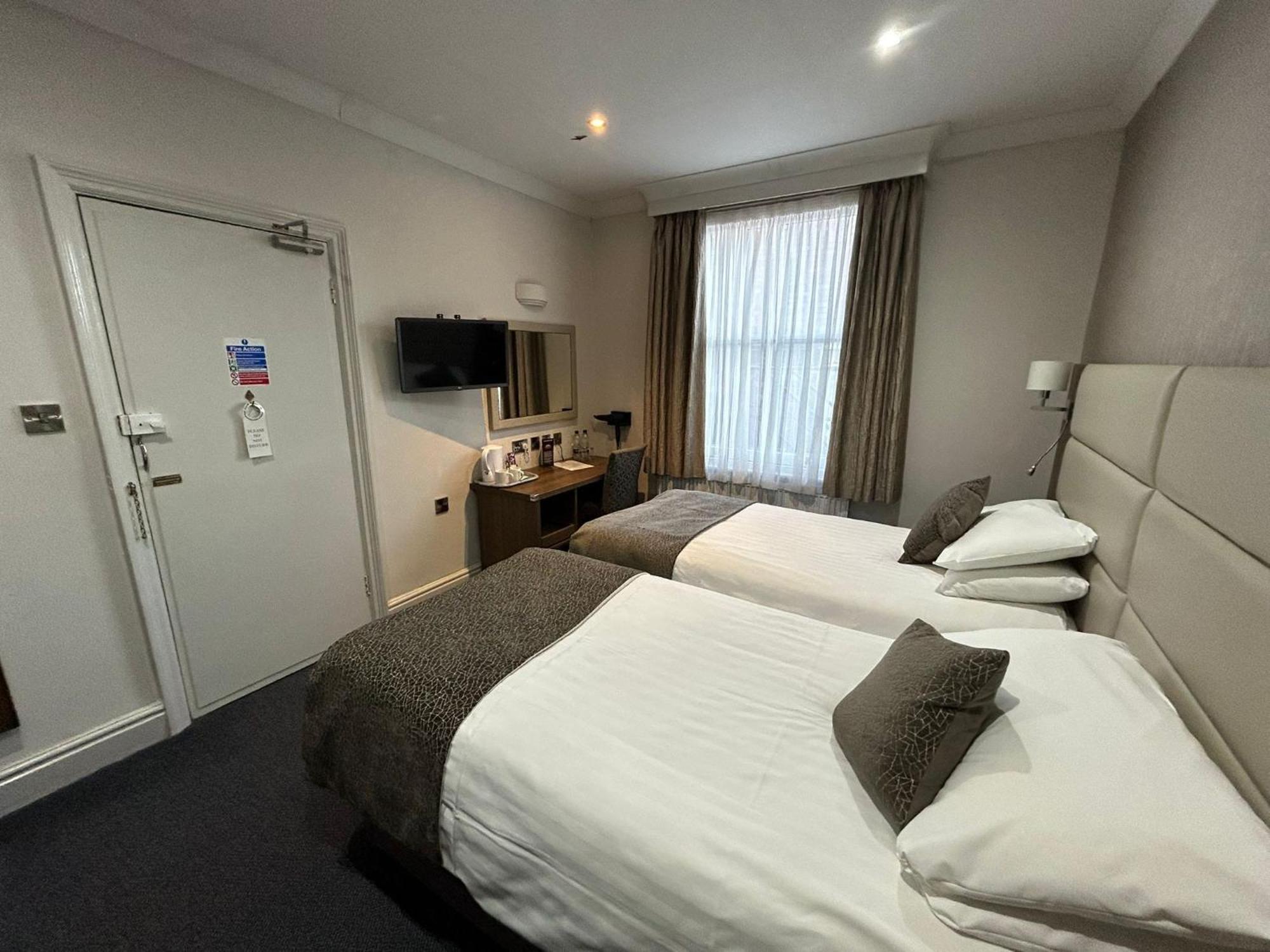 The Hind Hotel Wellingborough Phòng bức ảnh
